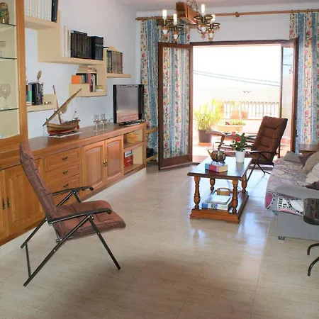Precioso Con Vistas En Appartement Roses